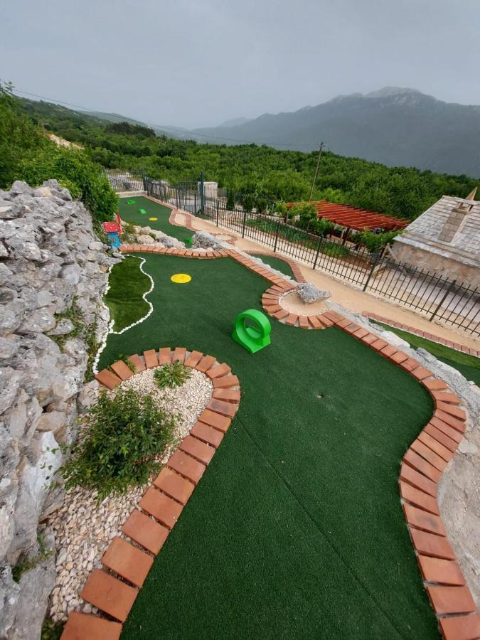 Villa Sagosde With Swimming Pool And Mini Golf Zagvozd Экстерьер фото