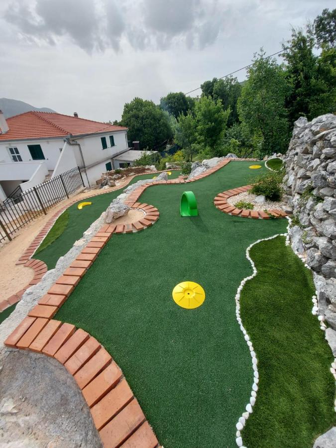 Villa Sagosde With Swimming Pool And Mini Golf Zagvozd Экстерьер фото