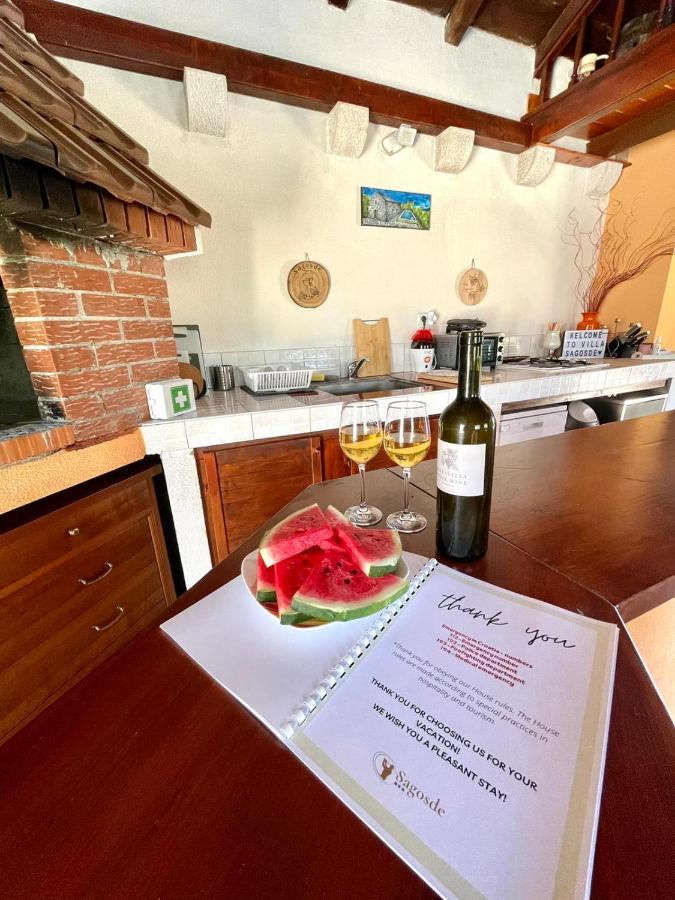 Villa Sagosde With Swimming Pool And Mini Golf Zagvozd Экстерьер фото